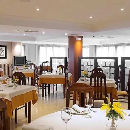 Hotell Palacio Arias 3*