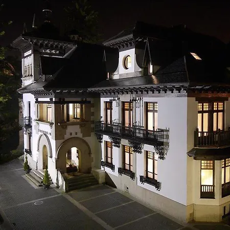 Palacio Arias
