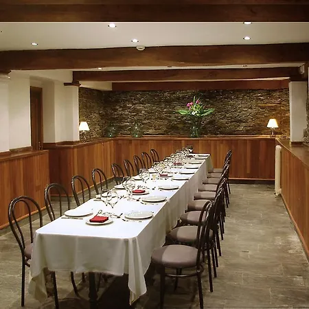 فندق Palacio Arias 3*