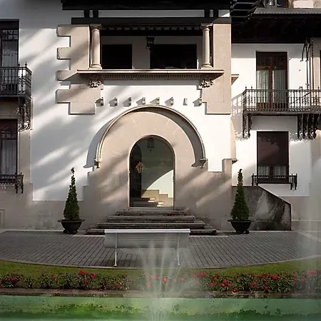 Palacio Arias 3*