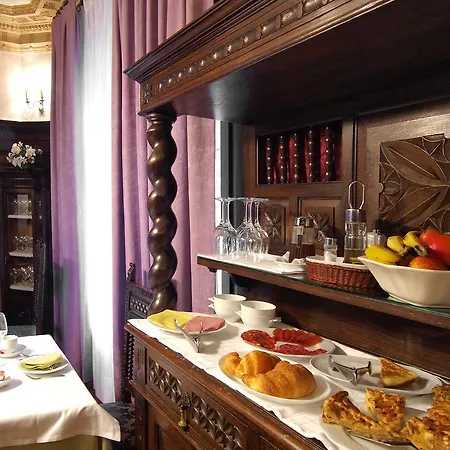 Palacio Arias نافيا