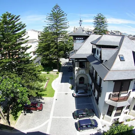 Palacio Arias نافيا