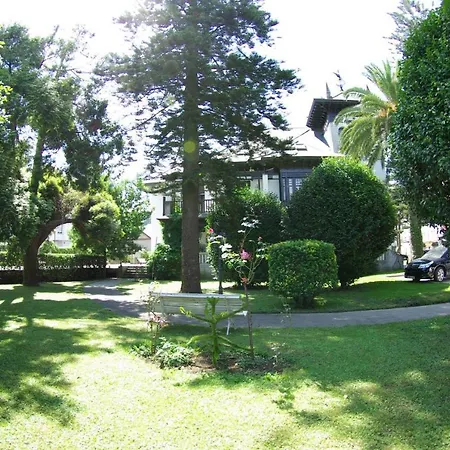 Hotel Palacio Arias