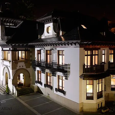 Palacio Arias