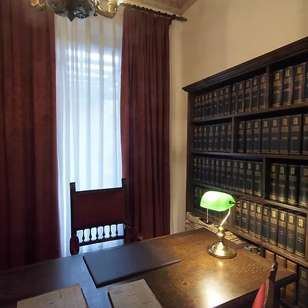 Palacio Arias 나비아