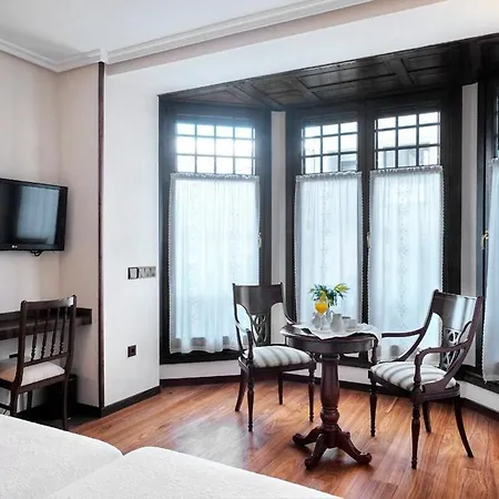 Palacio Arias 3* Navia