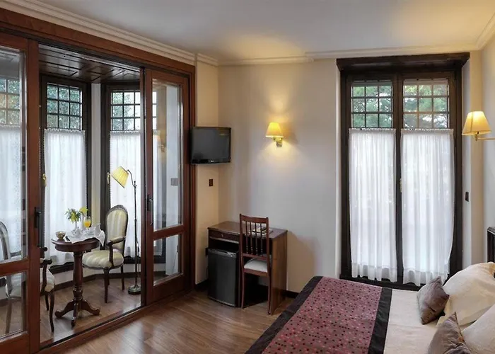 Hotel Palacio Arias Navia