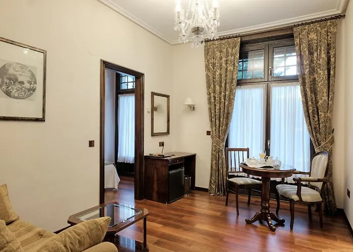 Hotel Palacio Arias Navia